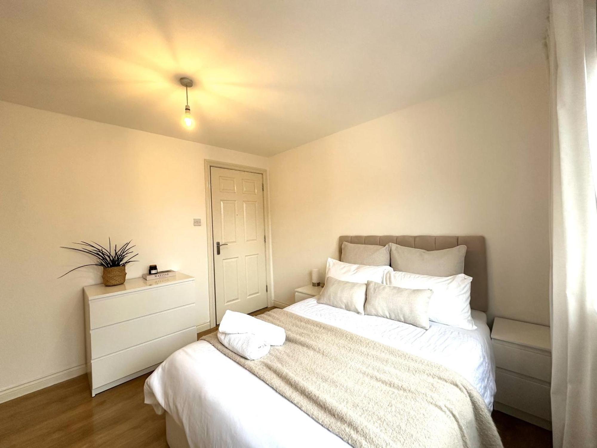 Private Room With En-Suite And Parking In Shared Flat Glasgow Exterior photo