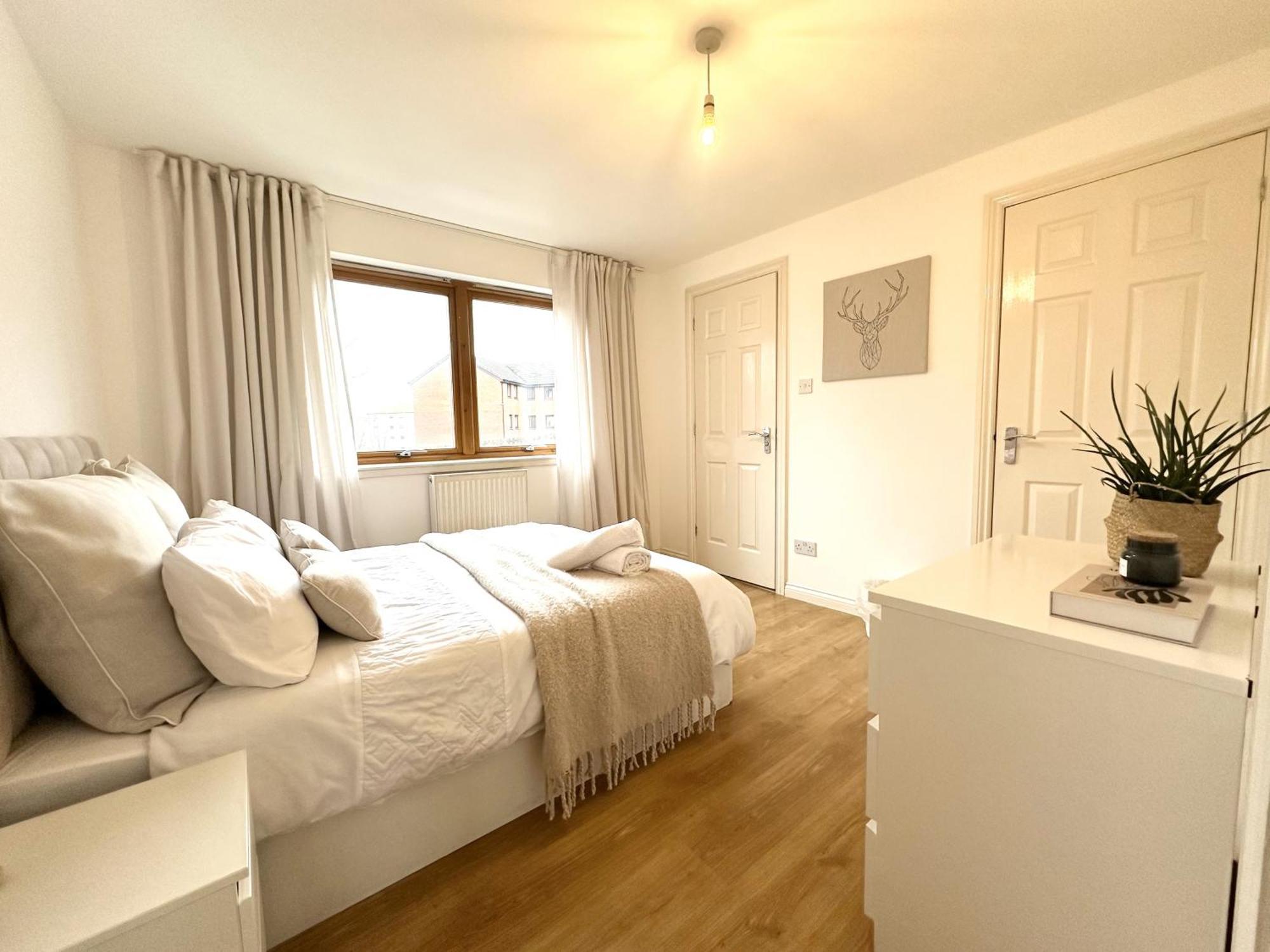 Private Room With En-Suite And Parking In Shared Flat Glasgow Exterior photo